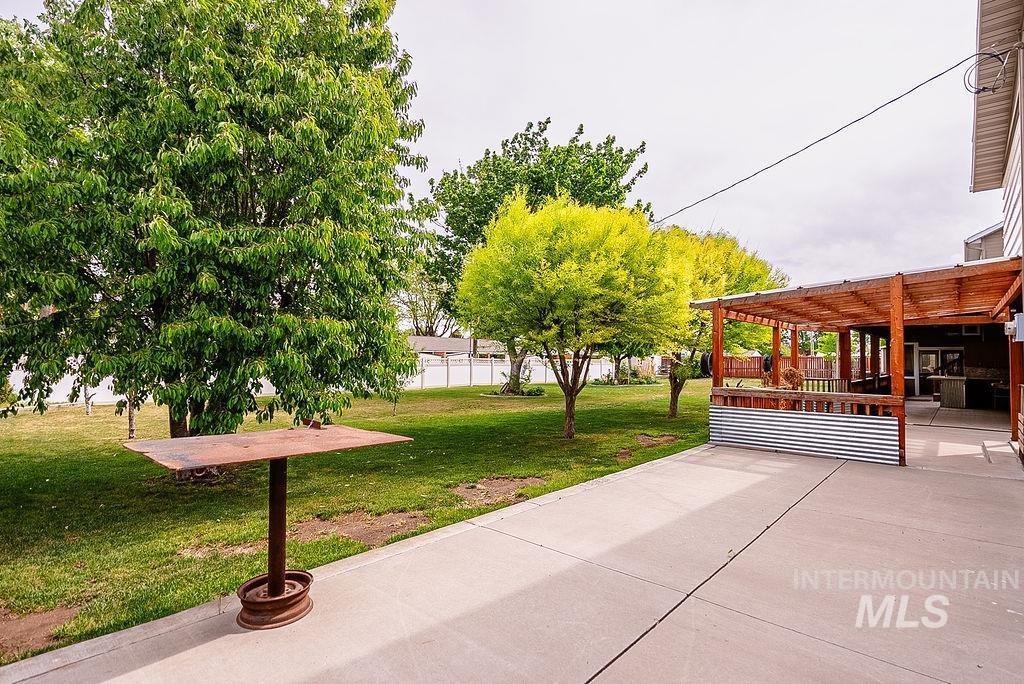 720 E Main St, Jerome, Idaho 83338, 6 Bedrooms, 4.5 Bathrooms, Residential For Sale, Price $599,900, 98947239