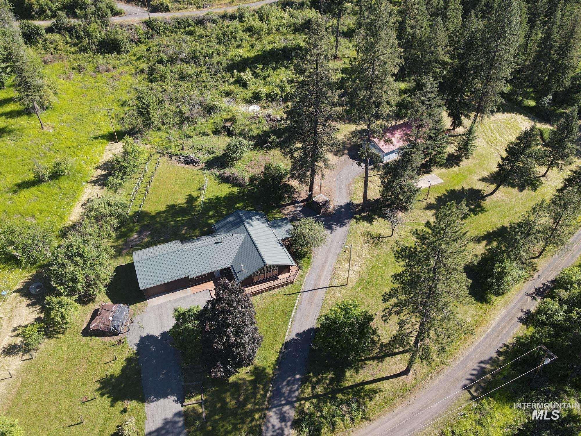 121 Valley View Ln, Kamiah, Idaho 83536, 3 Bedrooms, 3 Bathrooms, Residential For Sale, Price $549,995, 98947245