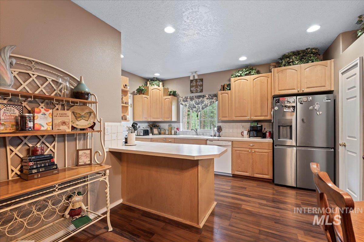 42 Hiatt Circle, Idaho City, Idaho 83631-4208, 3 Bedrooms, 2.5 Bathrooms, Residential For Sale, Price $449,000, 98947261