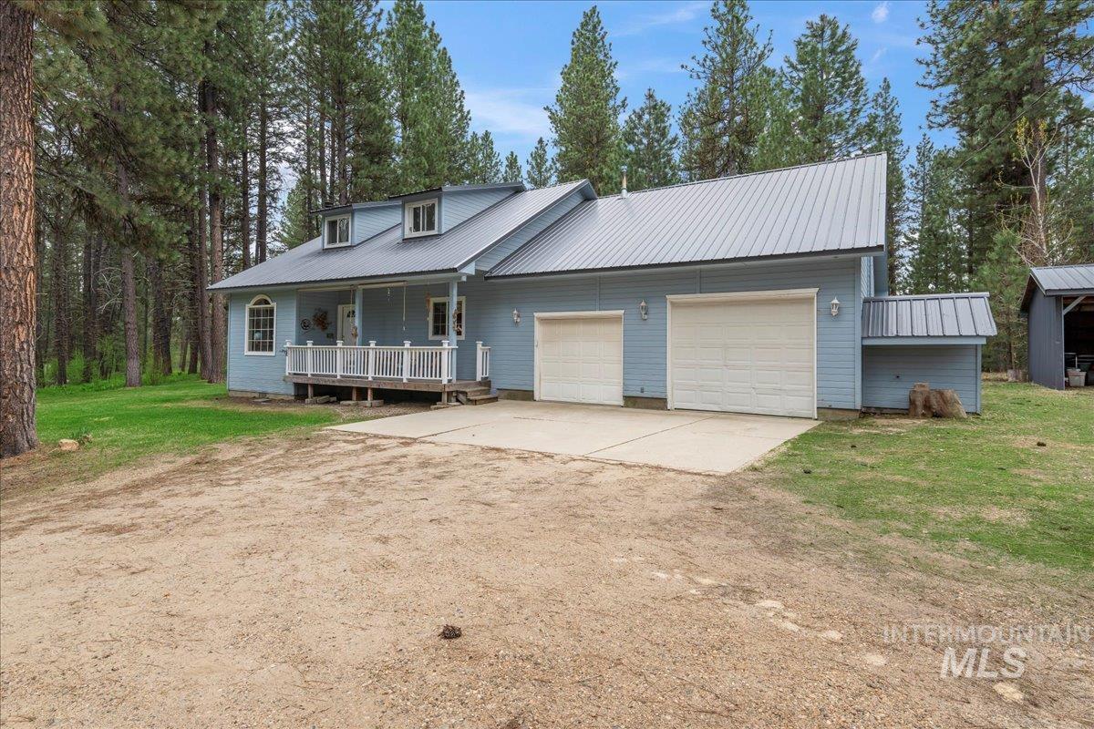 42 Hiatt Circle, Idaho City, Idaho 83631-4208, 3 Bedrooms, 2.5 Bathrooms, Residential For Sale, Price $449,000, 98947261