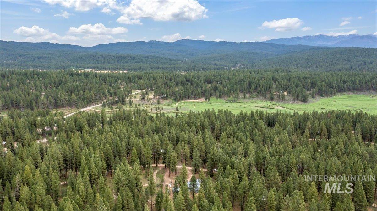 42 Hiatt Circle, Idaho City, Idaho 83631-4208, 3 Bedrooms, 2.5 Bathrooms, Residential For Sale, Price $449,000, 98947261