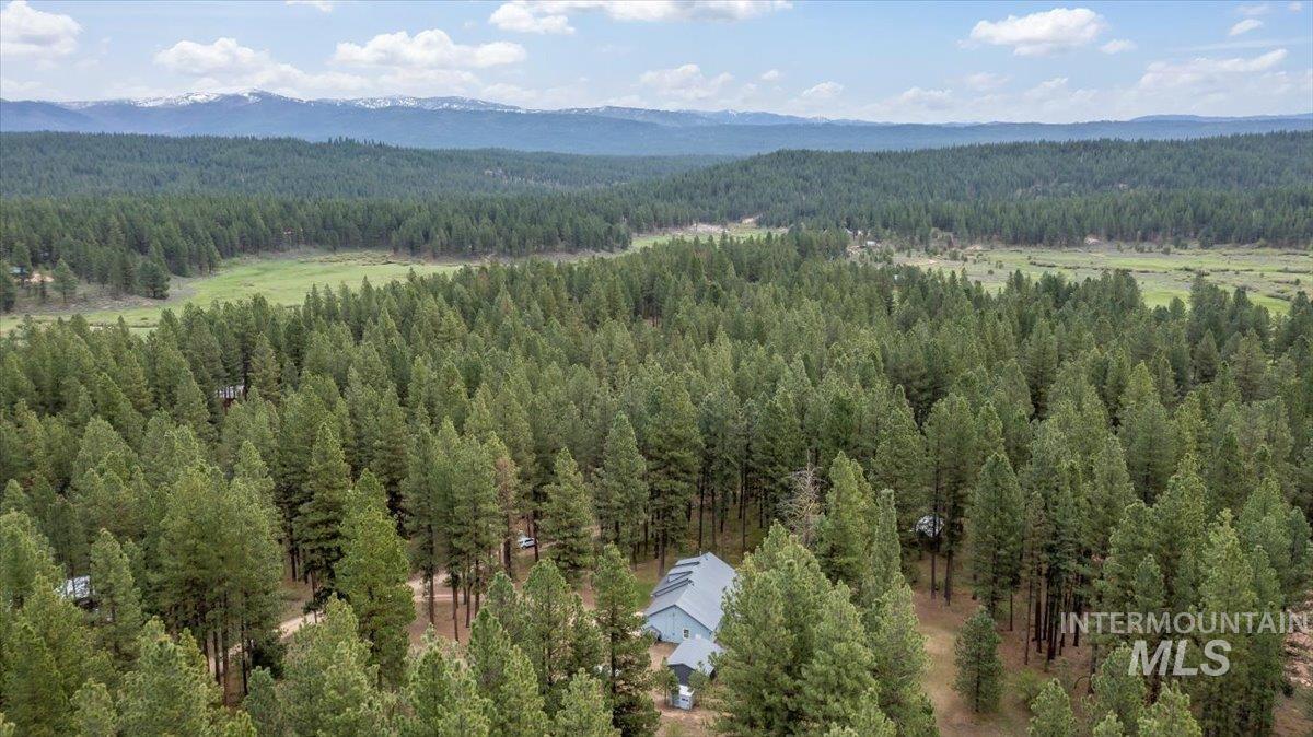 42 Hiatt Circle, Idaho City, Idaho 83631-4208, 3 Bedrooms, 2.5 Bathrooms, Residential For Sale, Price $449,000, 98947261