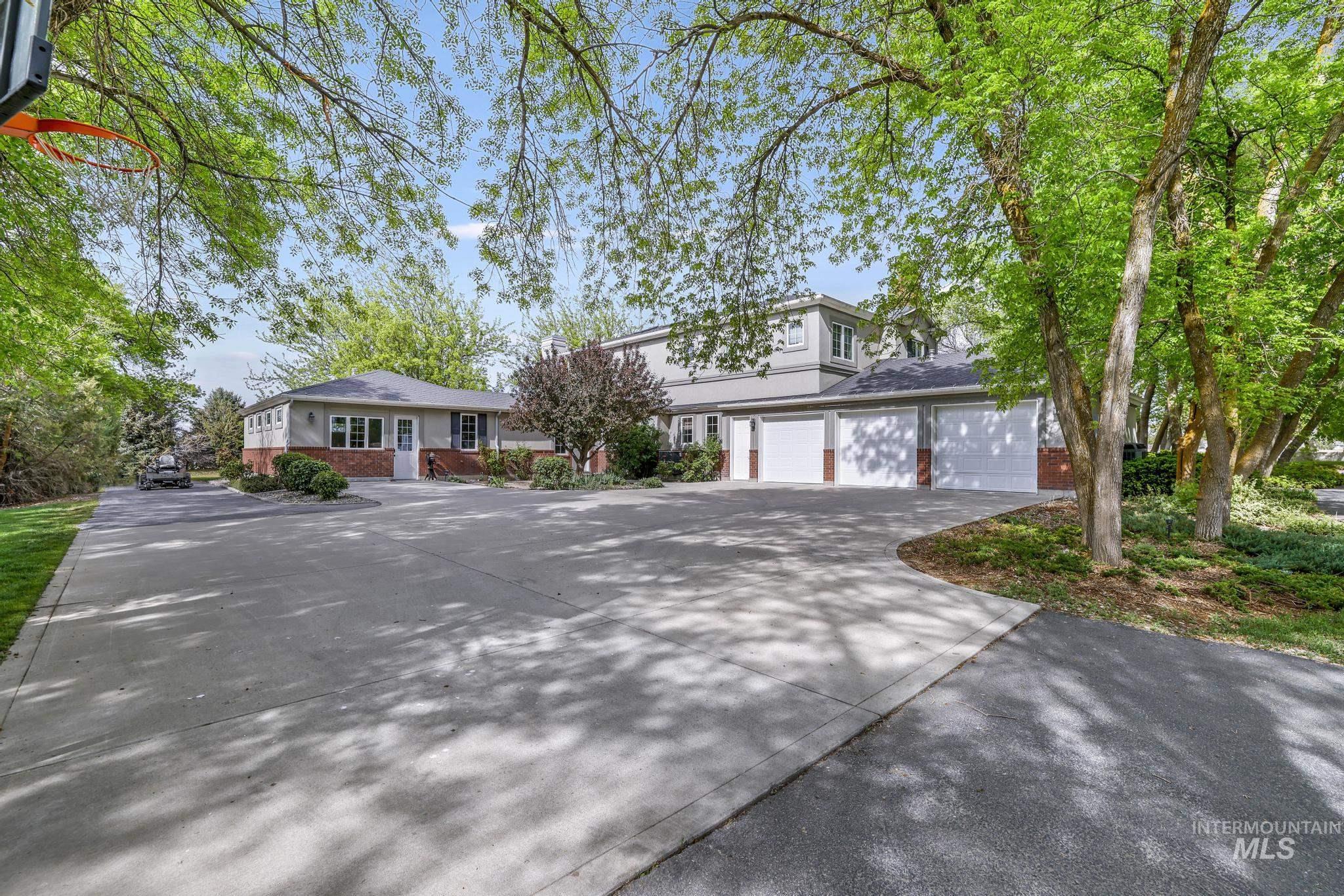 1526 Highway 26, Gooding, Idaho 83330, 4 Bedrooms, 5.5 Bathrooms, Residential For Sale, Price $3,990,000, 98947267