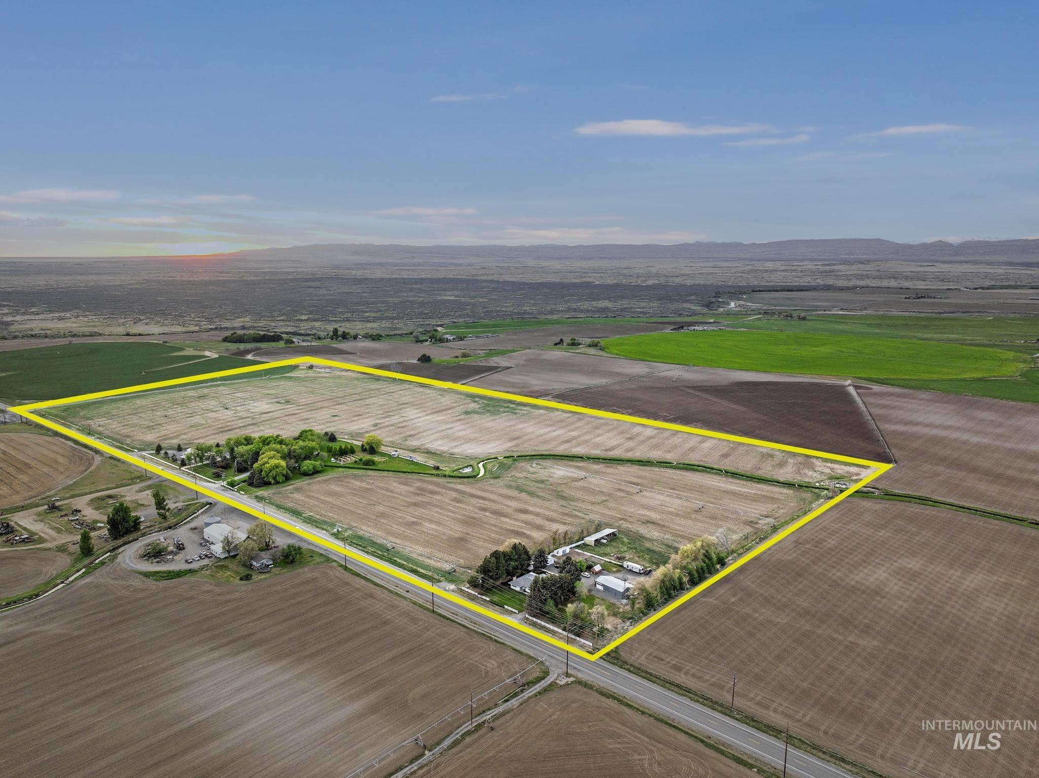 1526 Highway 26, Gooding, Idaho 83330, 4 Bedrooms, 5.5 Bathrooms, Residential For Sale, Price $3,990,000, 98947267