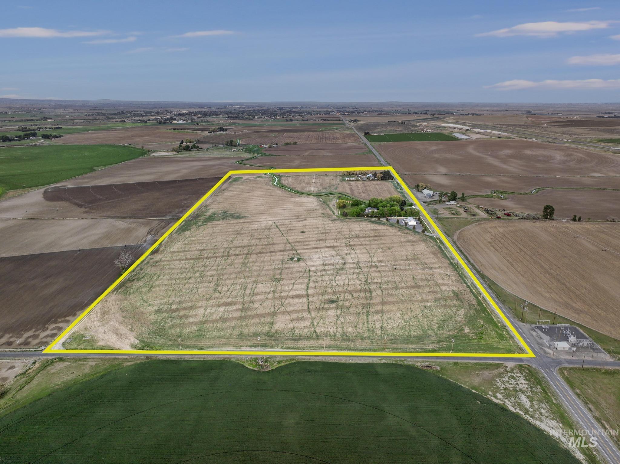 1526 Highway 26, Gooding, Idaho 83330, 4 Bedrooms, 5.5 Bathrooms, Residential For Sale, Price $3,990,000, 98947267