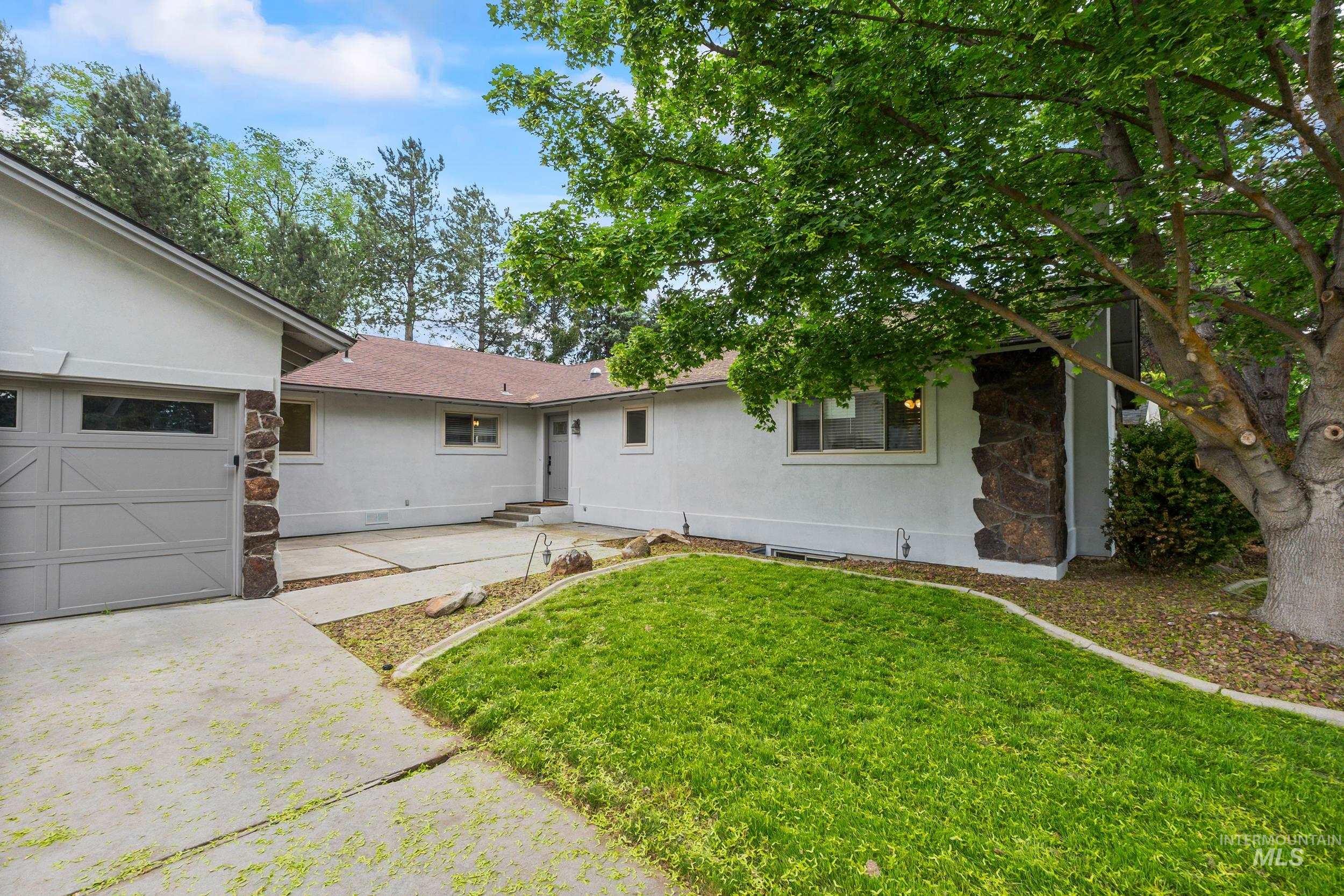 11175 W Hinsdale Street, Boise, Idaho 83713, 5 Bedrooms, 3 Bathrooms, Residential For Sale, Price $679,900, 98947269