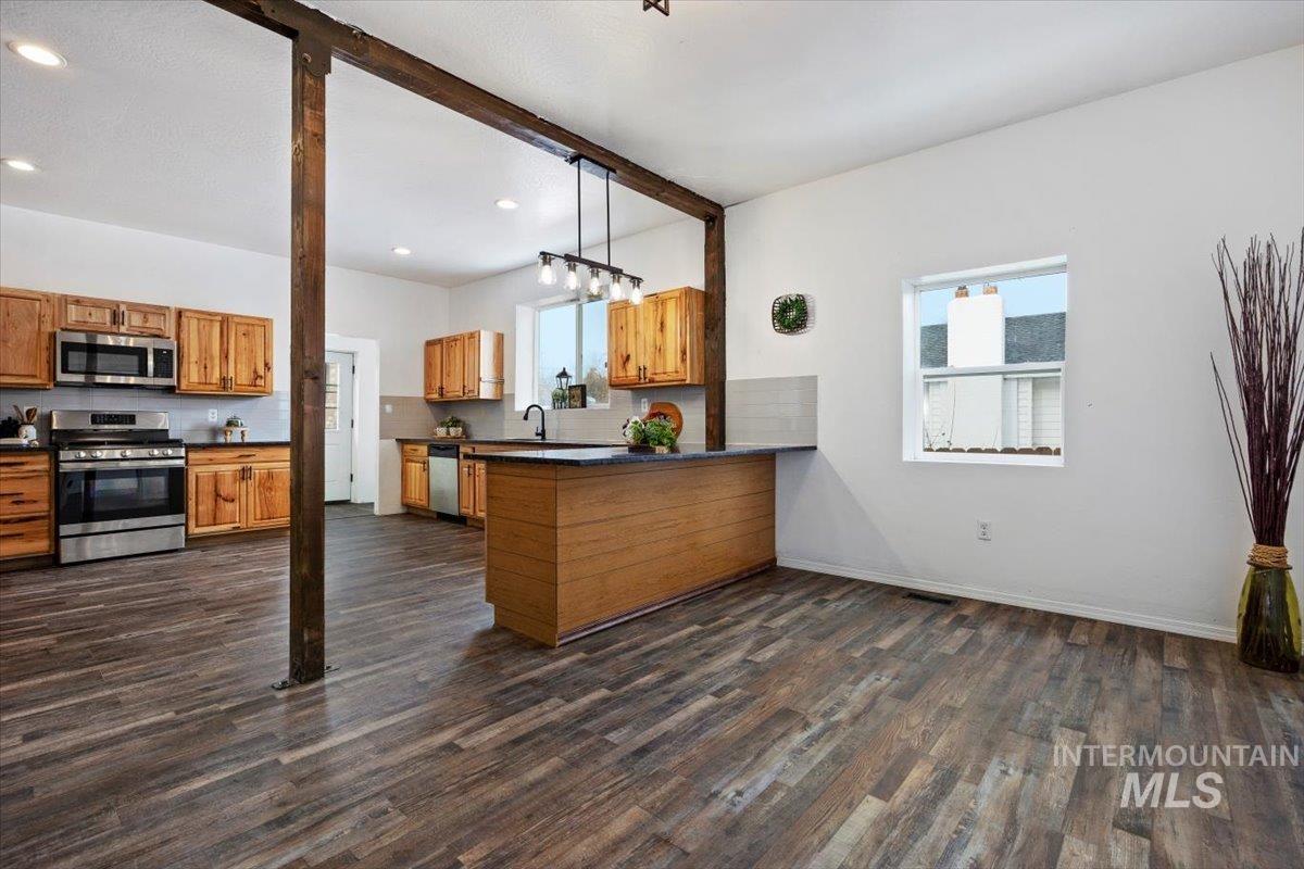 341 Birch St S, Kimberly, Idaho 83341, 9 Bedrooms, 4 Bathrooms, Residential For Sale, Price $475,000, 98947310
