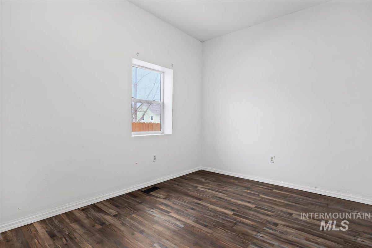 341 Birch St S, Kimberly, Idaho 83341, 9 Bedrooms, 4 Bathrooms, Residential For Sale, Price $475,000, 98947310