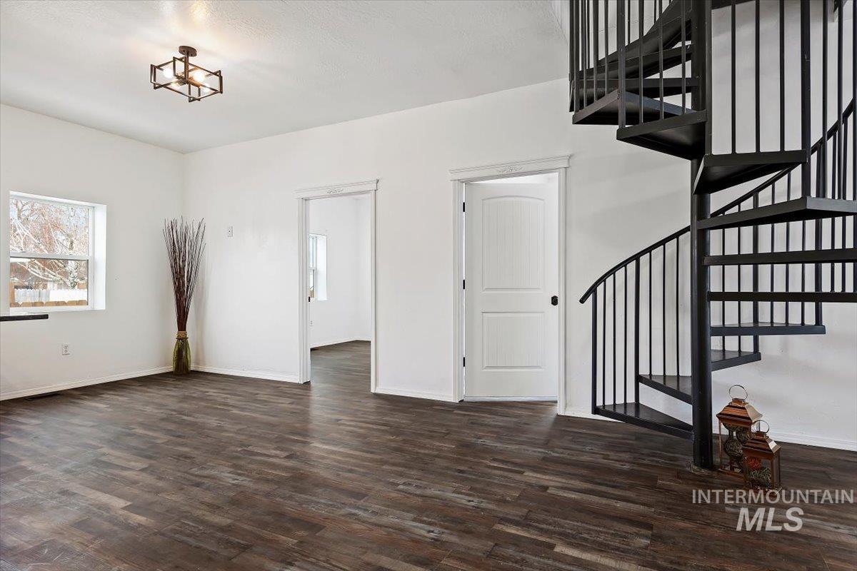 341 Birch St S, Kimberly, Idaho 83341, 9 Bedrooms, 4 Bathrooms, Residential For Sale, Price $475,000, 98947310