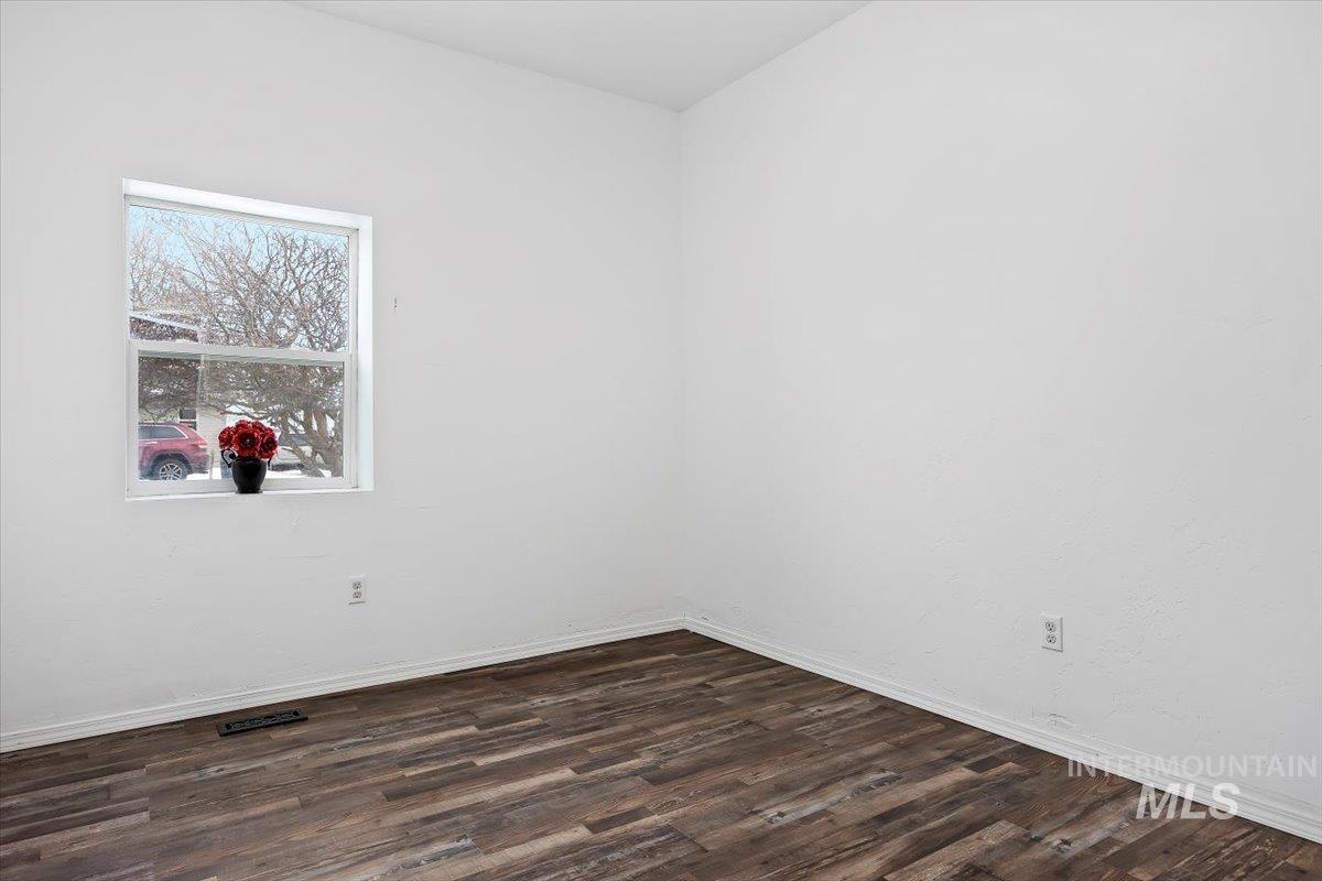 341 Birch St S, Kimberly, Idaho 83341, 1 Bedroom, 1 Bathroom, Residential Income For Sale, Price $475,000, 98947311