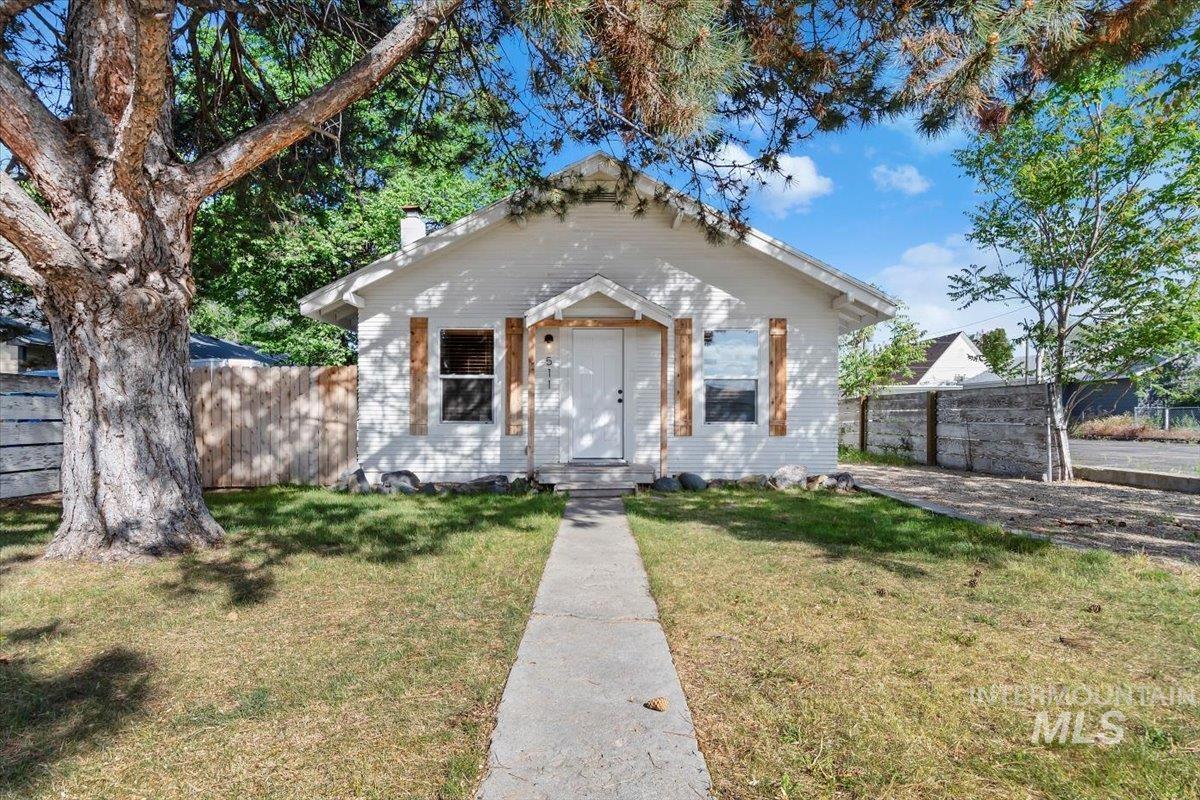 511 N 10th Ave N, Nampa, Idaho 83687, 2 Bedrooms, 1 Bathroom, Residential For Sale, Price $334,900, 98947317