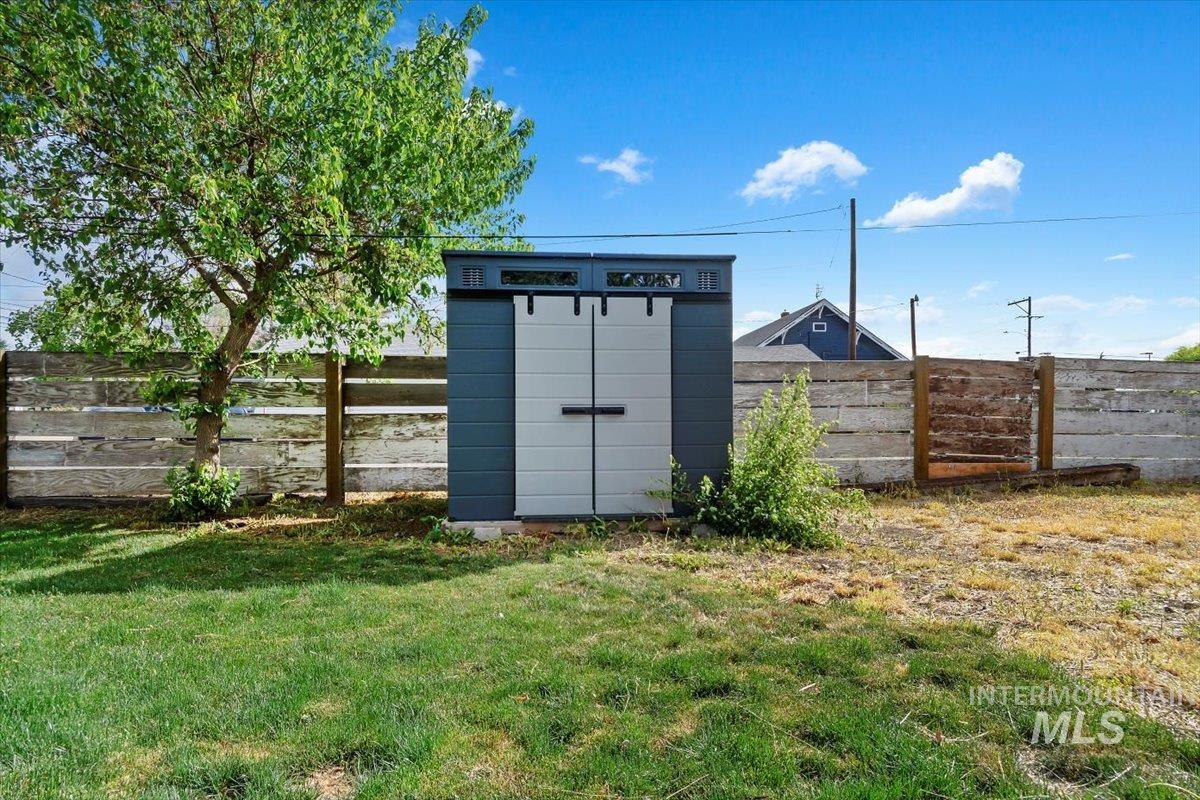 511 N 10th Ave N, Nampa, Idaho 83687, 2 Bedrooms, 1 Bathroom, Residential For Sale, Price $334,900, 98947317