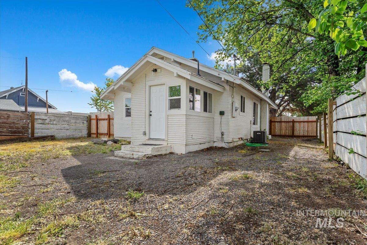 511 N 10th Ave N, Nampa, Idaho 83687, 2 Bedrooms, 1 Bathroom, Residential For Sale, Price $334,900, 98947317