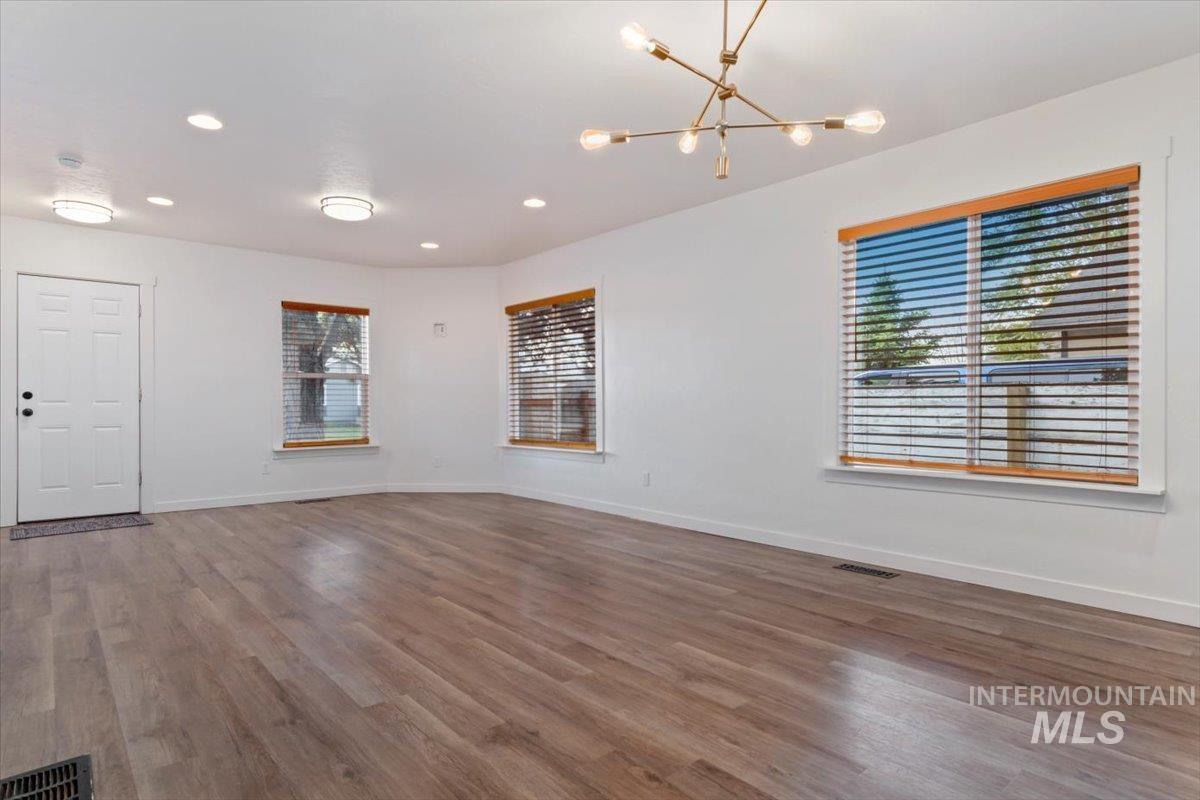 511 N 10th Ave N, Nampa, Idaho 83687, 2 Bedrooms, 1 Bathroom, Residential For Sale, Price $334,900, 98947317