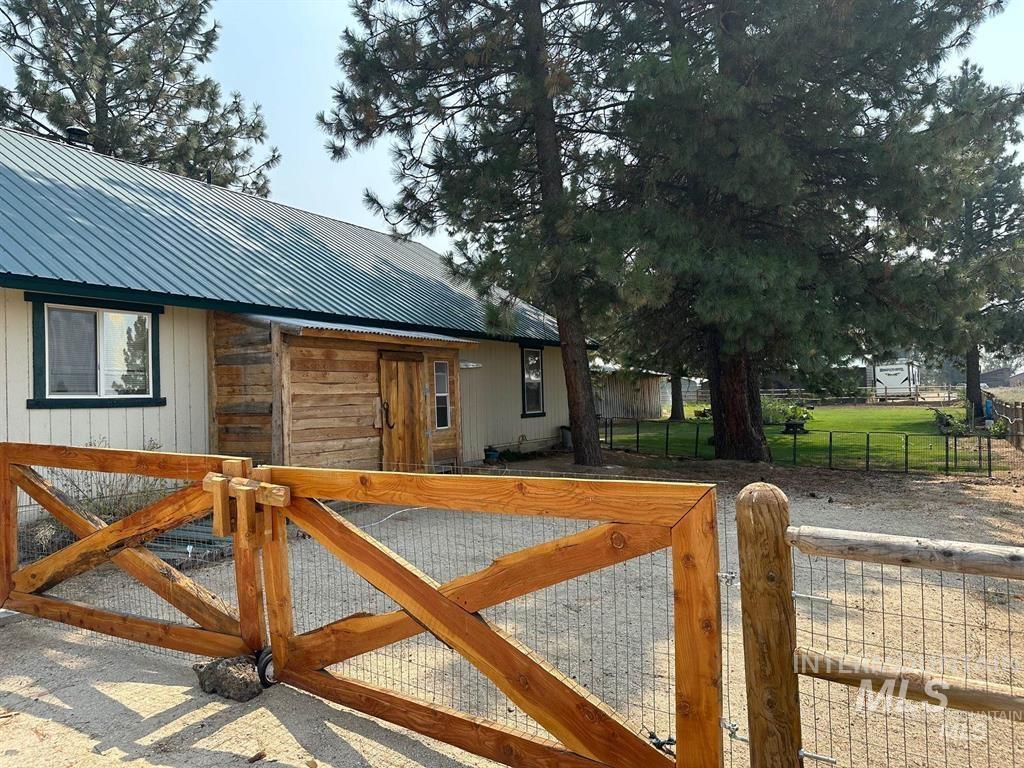 55 Mary, Prairie, Idaho 83647, 2 Bedrooms, 1 Bathroom, Residential For Sale, Price $375,000, 98947326