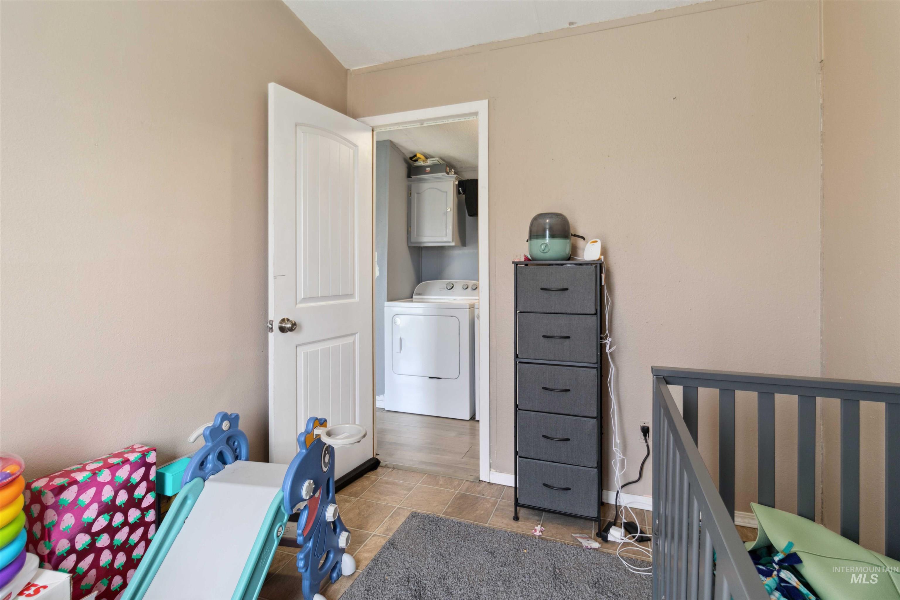 1951 N. Hampton Rd, Boise, Idaho 83704, 3 Bedrooms, 2 Bathrooms, Residential For Sale, Price $76,000, 98947333