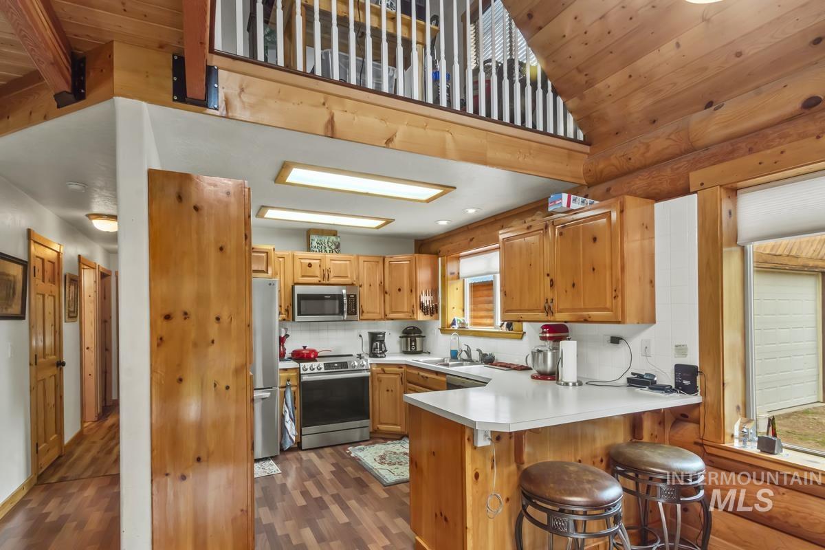 12824 Hereford Road, Donnelly, Idaho 83615, 3 Bedrooms, 2 Bathrooms, Residential For Sale, Price $996,000, 98947408