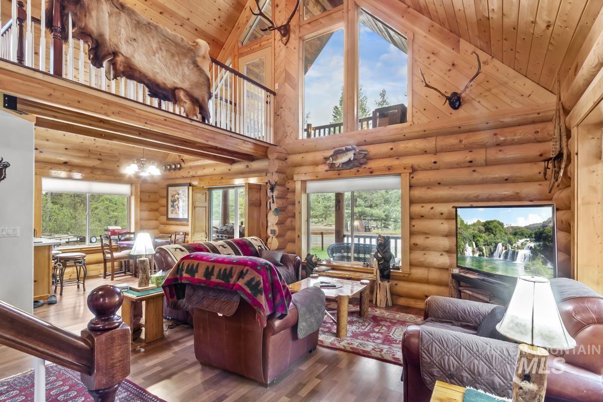 12824 Hereford Road, Donnelly, Idaho 83615, 3 Bedrooms, 2 Bathrooms, Residential For Sale, Price $996,000, 98947408