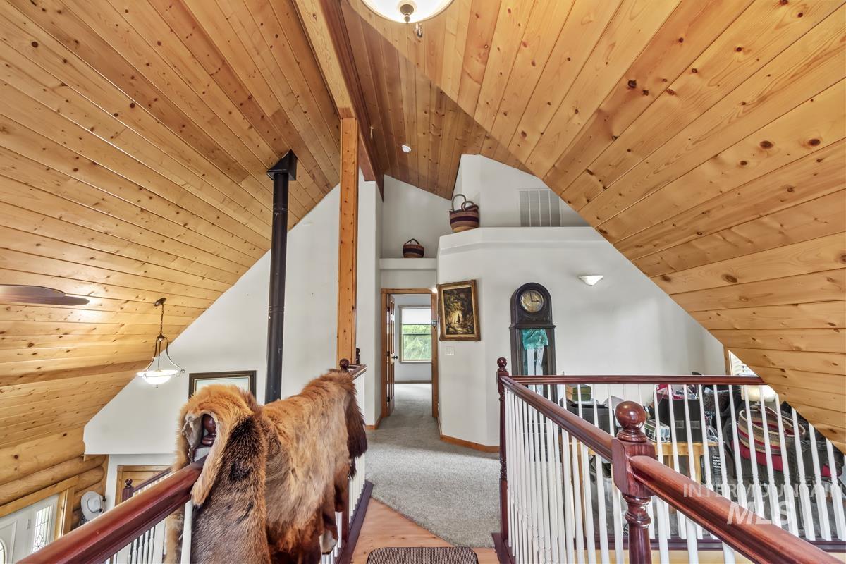 12824 Hereford Road, Donnelly, Idaho 83615, 3 Bedrooms, 2 Bathrooms, Residential For Sale, Price $996,000, 98947408