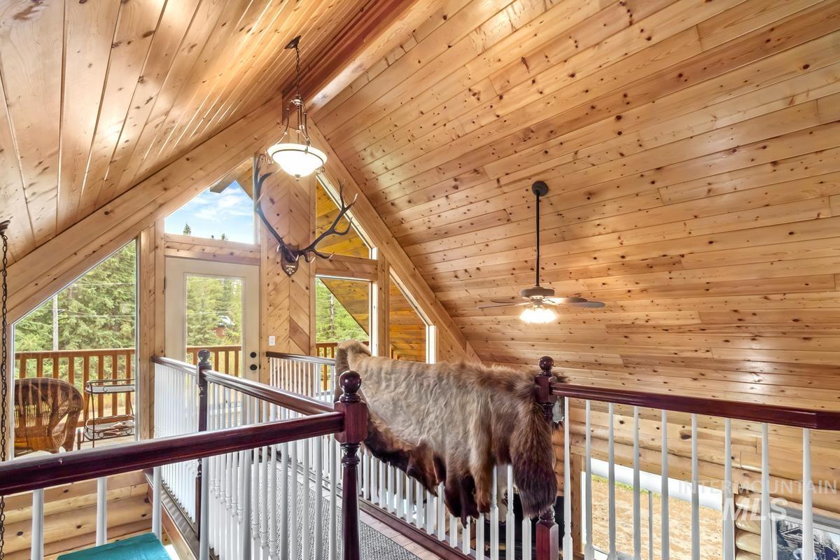 12824 Hereford Road, Donnelly, Idaho 83615, 3 Bedrooms, 2 Bathrooms, Residential For Sale, Price $996,000, 98947408