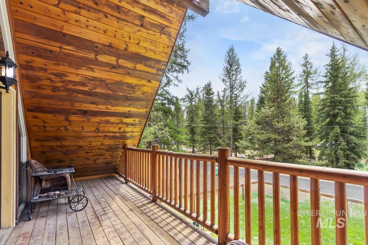 12824 Hereford Road, Donnelly, Idaho 83615, 3 Bedrooms, 2 Bathrooms, Residential For Sale, Price $996,000, 98947408
