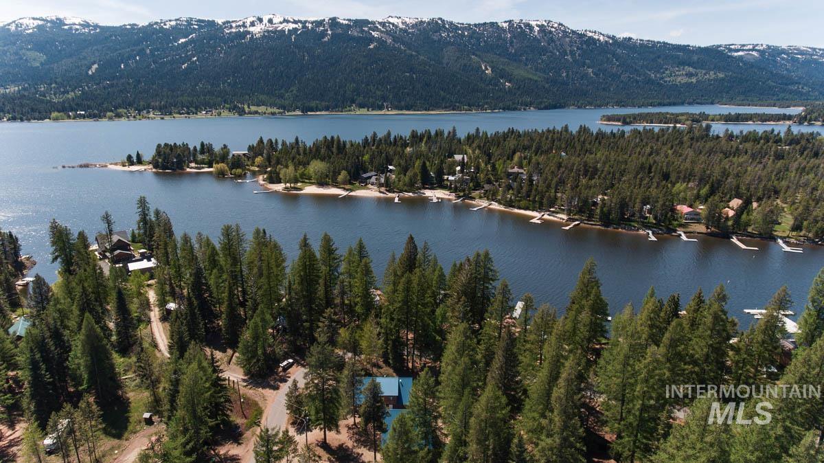 12824 Hereford Road, Donnelly, Idaho 83615, 3 Bedrooms, 2 Bathrooms, Residential For Sale, Price $996,000, 98947408