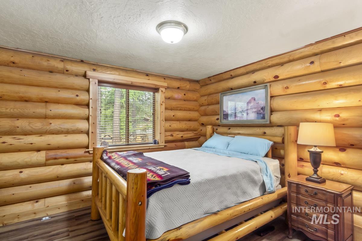 12824 Hereford Road, Donnelly, Idaho 83615, 3 Bedrooms, 2 Bathrooms, Residential For Sale, Price $996,000, 98947408