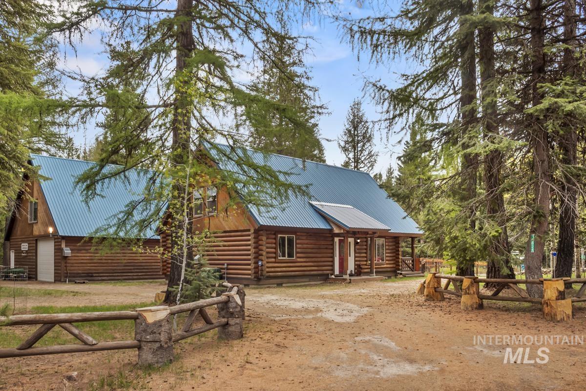 12824 Hereford Road, Donnelly, Idaho 83615, 3 Bedrooms, 2 Bathrooms, Residential For Sale, Price $996,000, 98947408