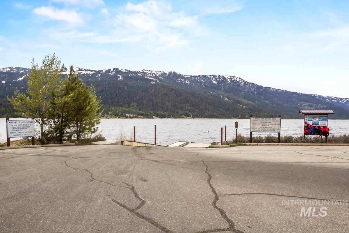 12824 Hereford Road, Donnelly, Idaho 83615, 3 Bedrooms, 2 Bathrooms, Residential For Sale, Price $996,000, 98947408