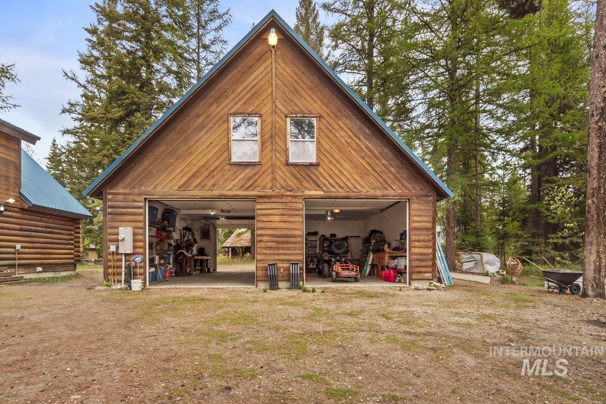 12824 Hereford Road, Donnelly, Idaho 83615, 3 Bedrooms, 2 Bathrooms, Residential For Sale, Price $996,000, 98947408