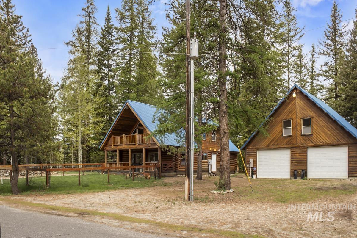 12824 Hereford Road, Donnelly, Idaho 83615, 3 Bedrooms, 2 Bathrooms, Residential For Sale, Price $996,000, 98947408