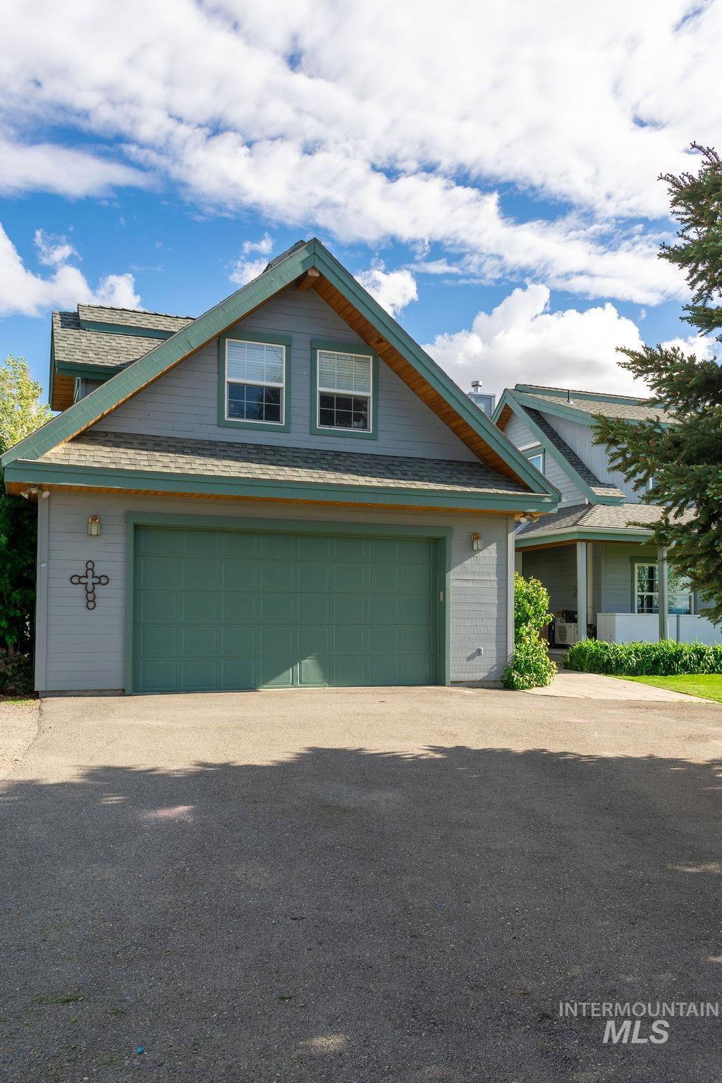 101 Quail Ridge Drive, Shoshone, Idaho 83352, 5 Bedrooms, 3.5 Bathrooms, Residential For Sale, Price $749,000, 98947410