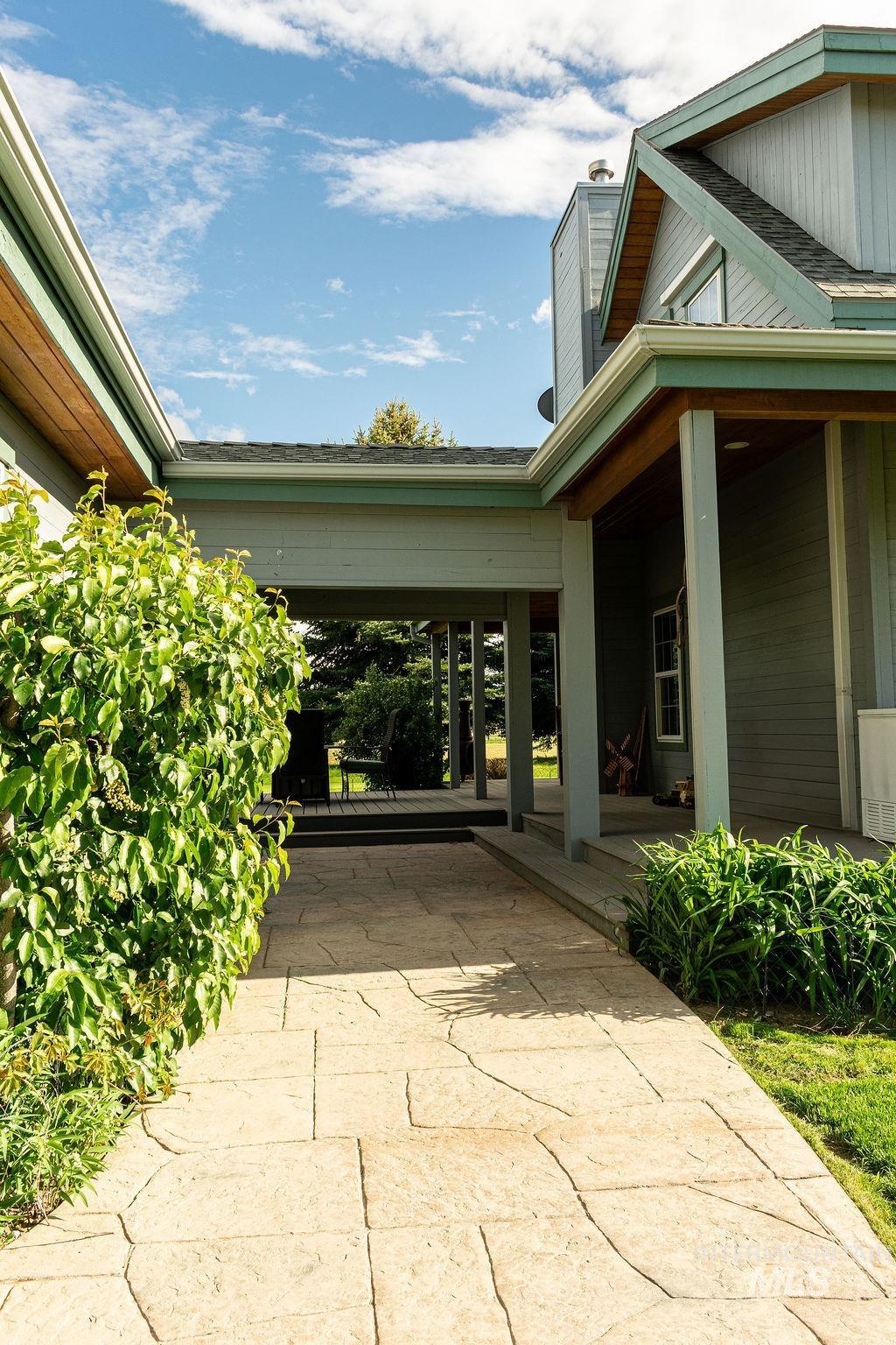 101 Quail Ridge Drive, Shoshone, Idaho 83352, 5 Bedrooms, 3.5 Bathrooms, Residential For Sale, Price $749,000, 98947410