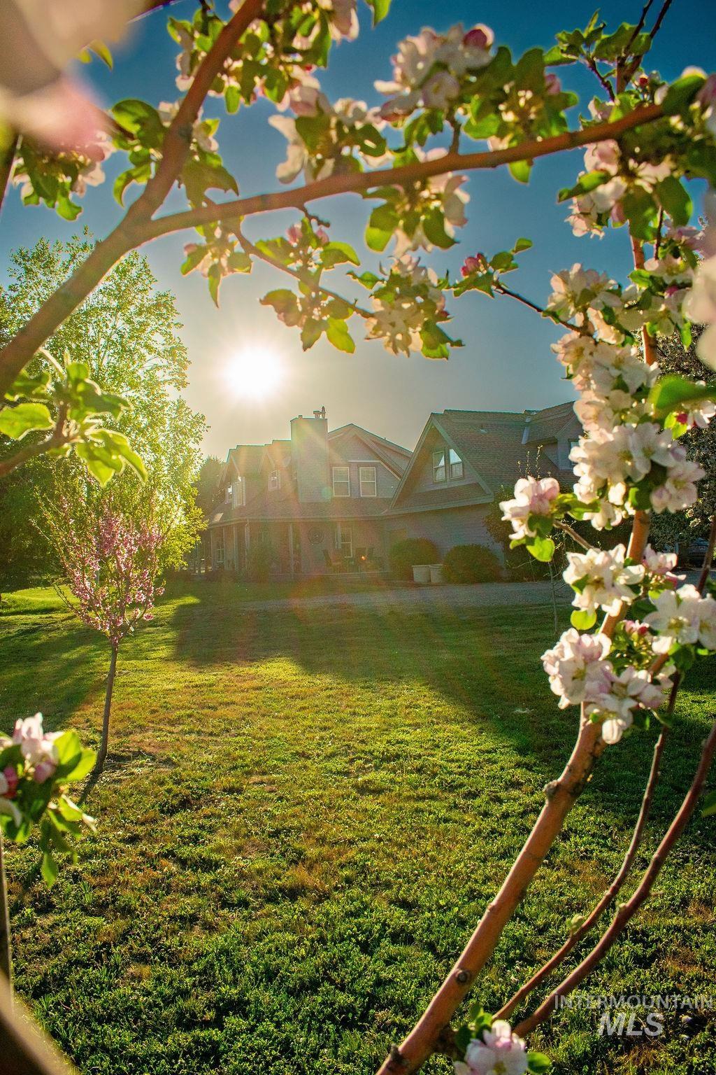 101 Quail Ridge Drive, Shoshone, Idaho 83352, 5 Bedrooms, 3.5 Bathrooms, Residential For Sale, Price $749,000, 98947410