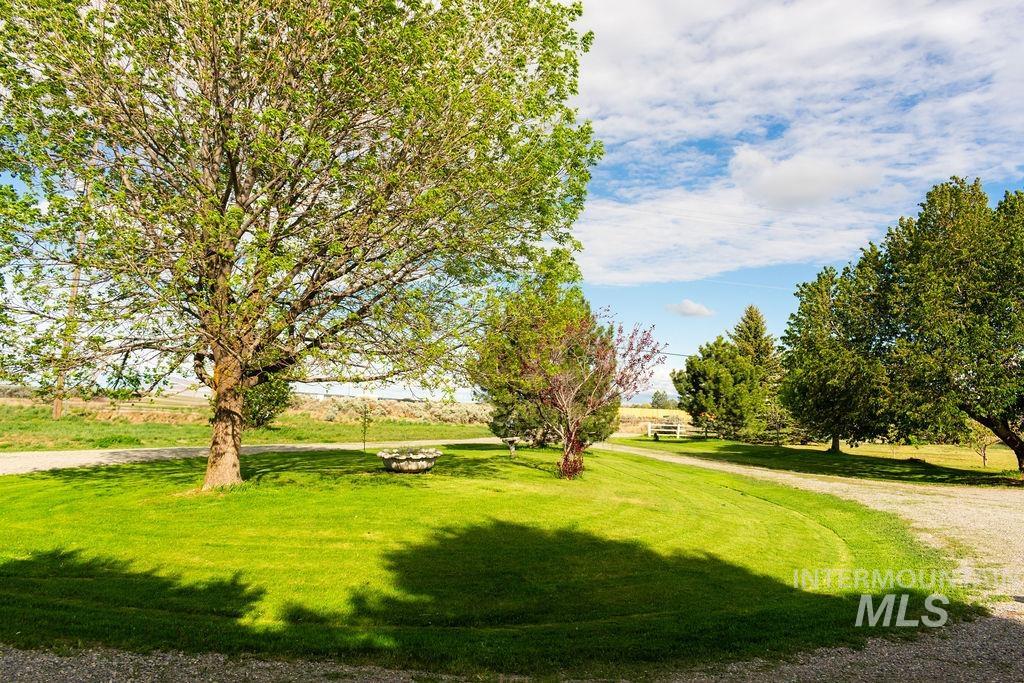 101 Quail Ridge Drive, Shoshone, Idaho 83352, 5 Bedrooms, 3.5 Bathrooms, Residential For Sale, Price $749,000, 98947410