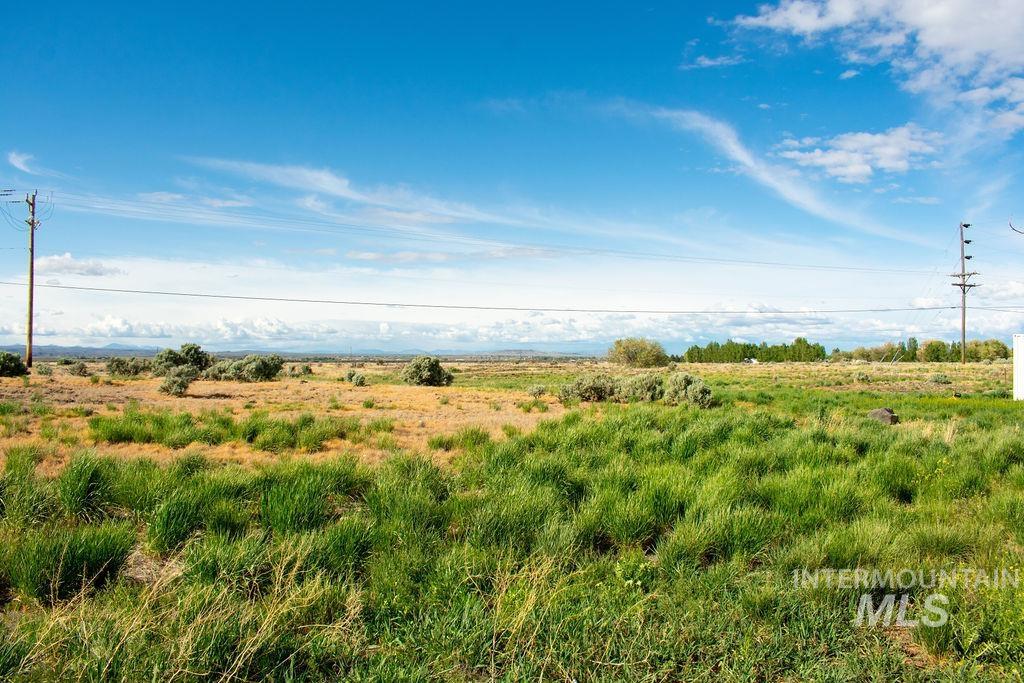 101 Quail Ridge Drive, Shoshone, Idaho 83352, 5 Bedrooms, 3.5 Bathrooms, Residential For Sale, Price $749,000, 98947410