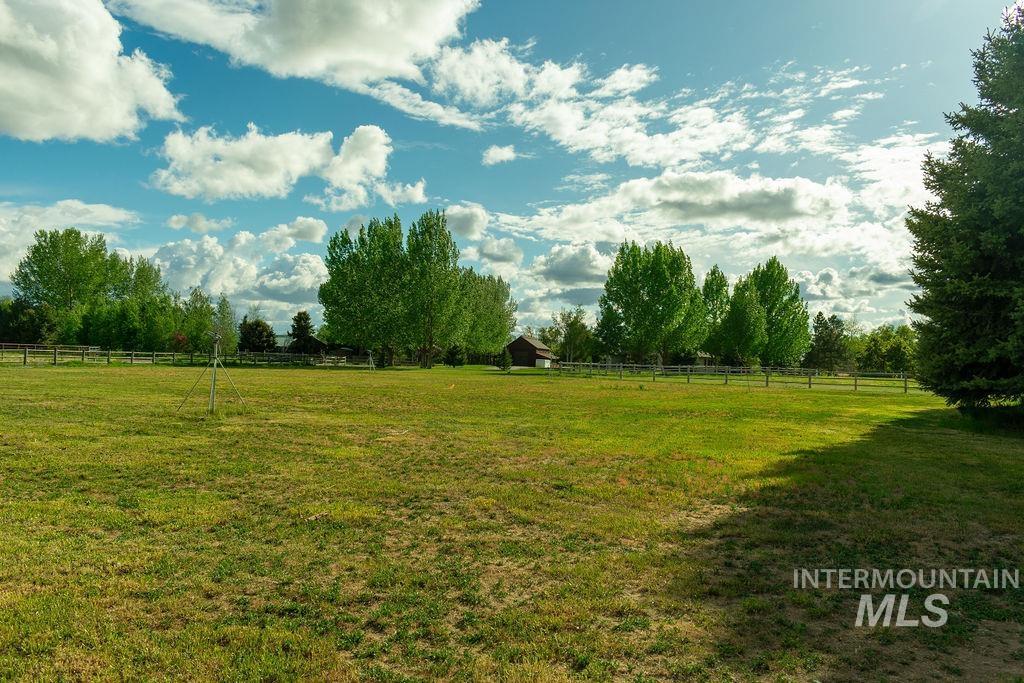 101 Quail Ridge Drive, Shoshone, Idaho 83352, 5 Bedrooms, 3.5 Bathrooms, Residential For Sale, Price $749,000, 98947410