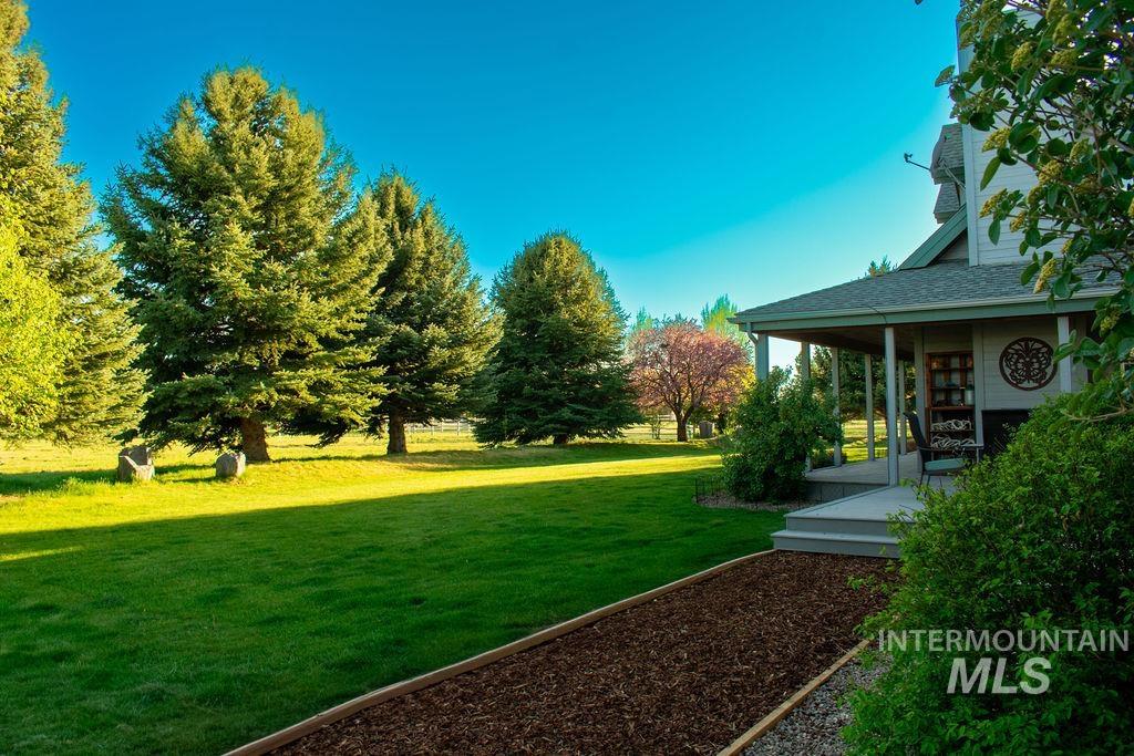 101 Quail Ridge Drive, Shoshone, Idaho 83352, 5 Bedrooms, 3.5 Bathrooms, Residential For Sale, Price $749,000, 98947410