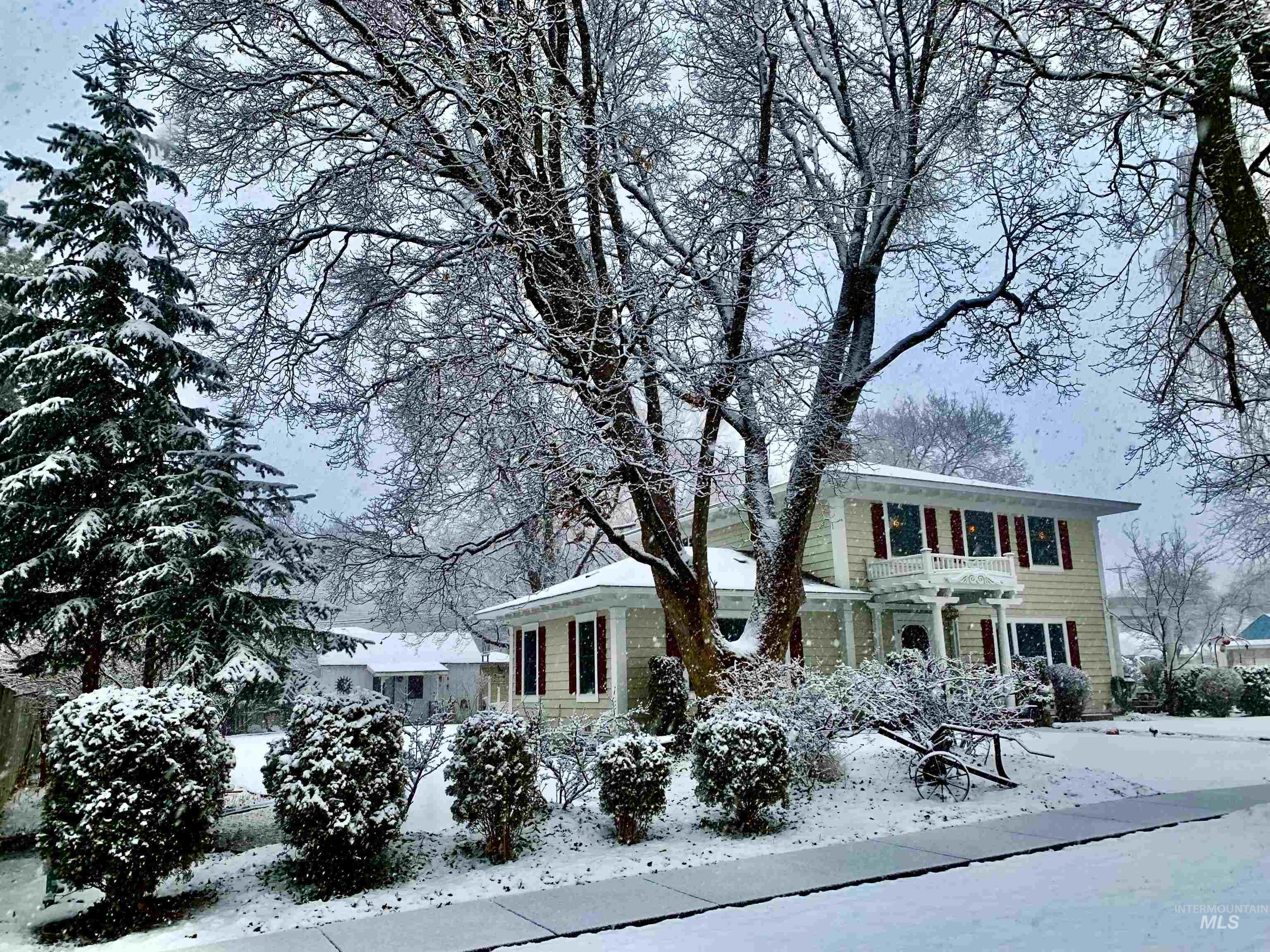 206 8th Ave. N, Twin Falls, Idaho 83301, 4 Bedrooms, 3 Bathrooms, Residential For Sale, Price $648,000, 98947413