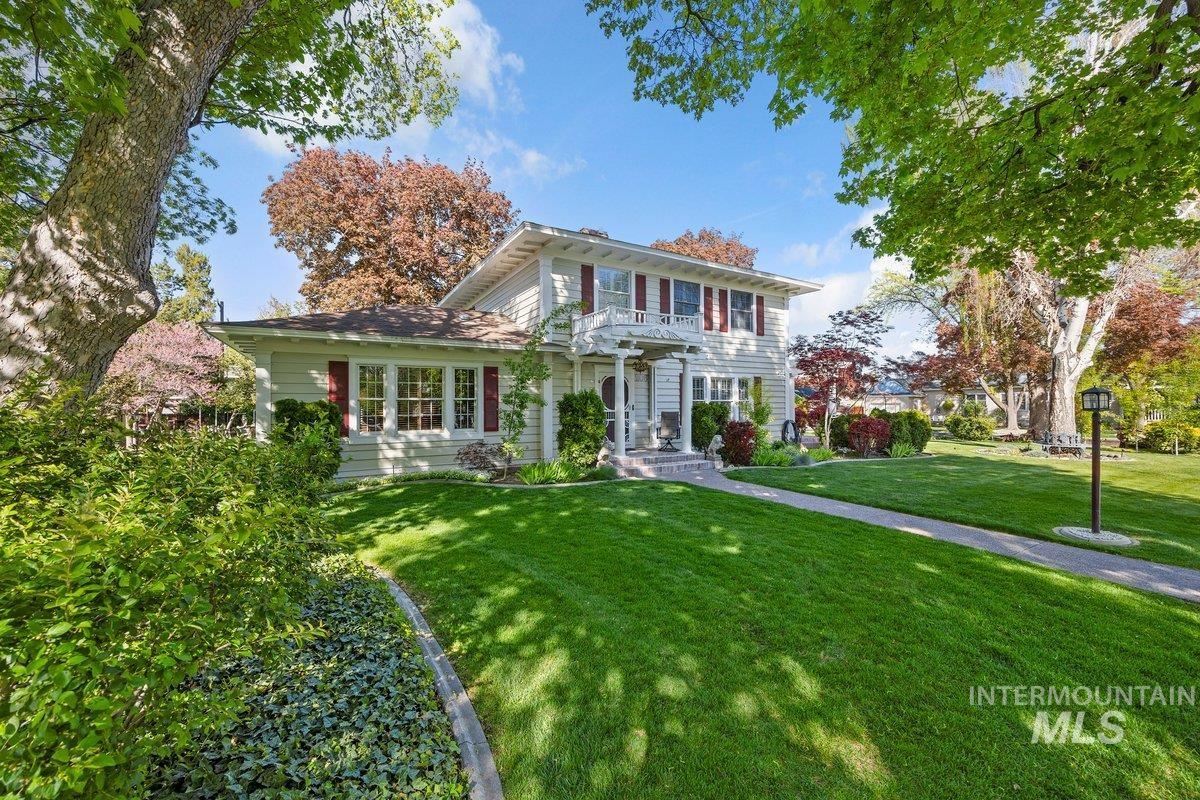 206 8th Ave. N, Twin Falls, Idaho 83301, 4 Bedrooms, 3 Bathrooms, Residential For Sale, Price $648,000, 98947413