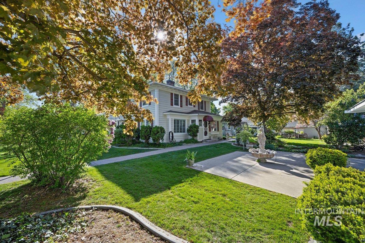 206 8th Ave. N, Twin Falls, Idaho 83301, 4 Bedrooms, 3 Bathrooms, Residential For Sale, Price $648,000, 98947413