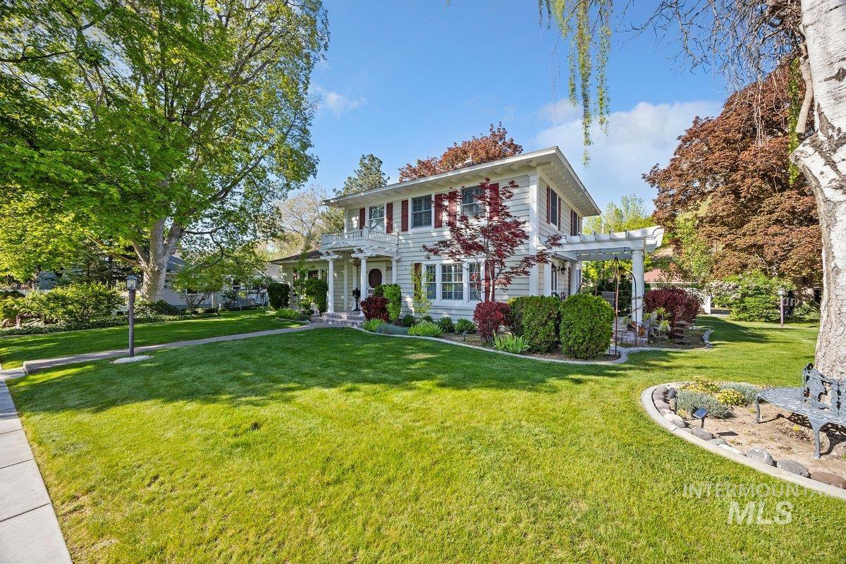 206 8th Ave. N, Twin Falls, Idaho 83301, 4 Bedrooms, 3 Bathrooms, Residential For Sale, Price $648,000, 98947413