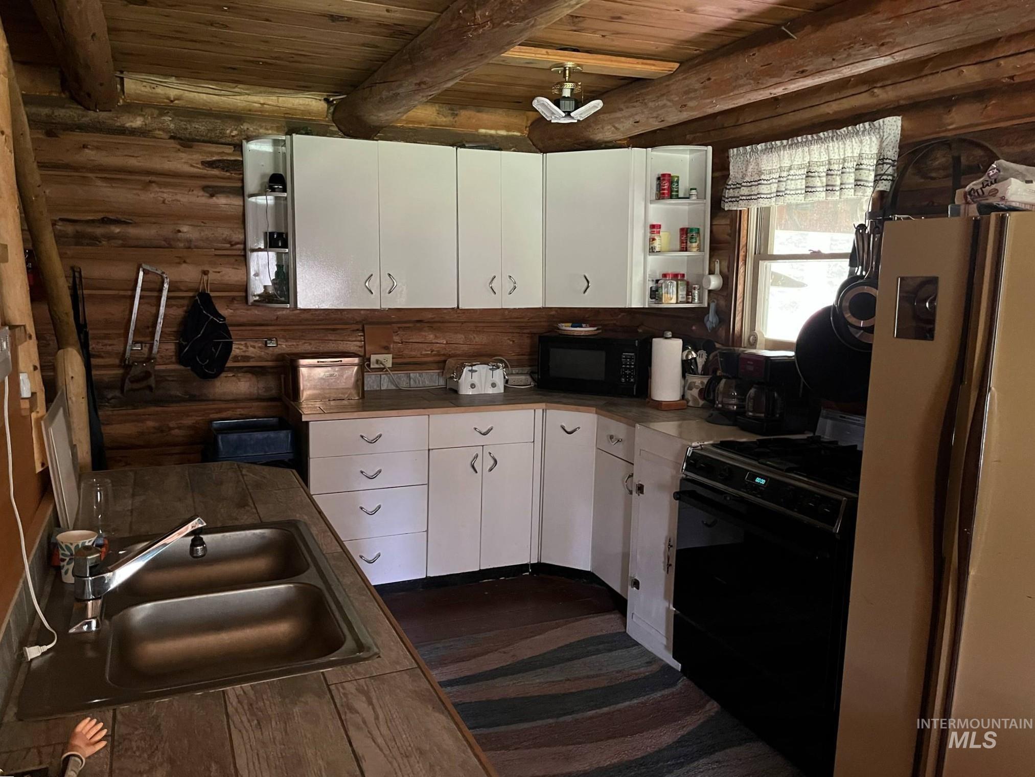 3695 W Mountain Rd, Anatone, Washington 99401, 5 Bedrooms, 1 Bathroom, Residential For Sale, Price $319,000, 98947419