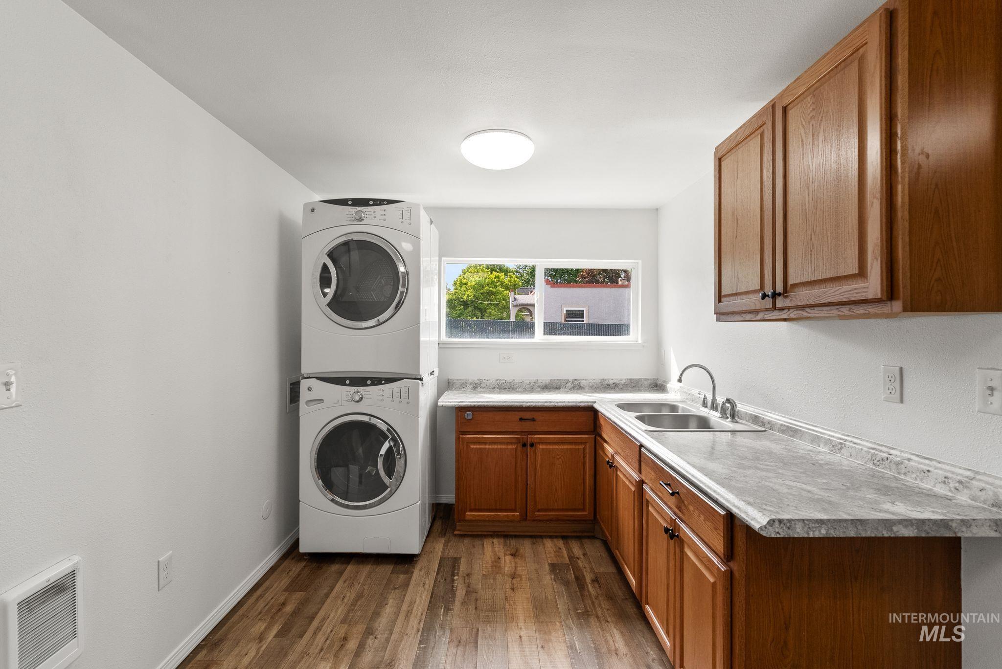 1156 13th St, Clarkston, Washington 99403, 1 Bedroom, 1 Bathroom, Residential Income For Sale, Price $359,000, 98947431