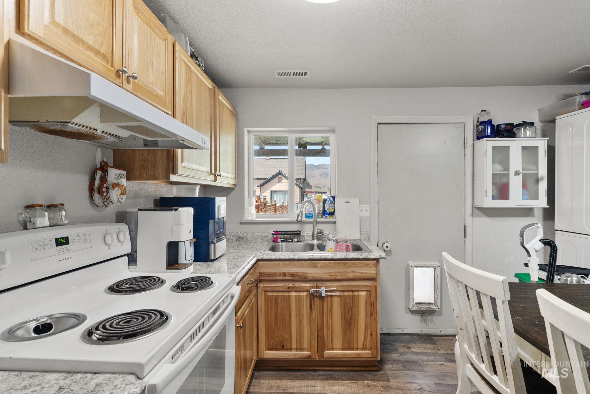 1156 13th St, Clarkston, Washington 99403, 1 Bedroom, 1 Bathroom, Residential Income For Sale, Price $359,000, 98947431