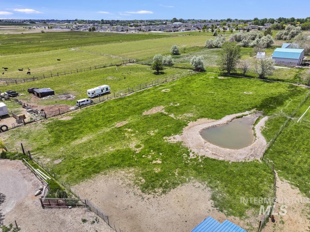 564 S Blue Lakes Blvd, Twin Falls, Idaho 83301, 9 Bedrooms, 5 Bathrooms, Residential For Sale, Price $847,000, 98947437