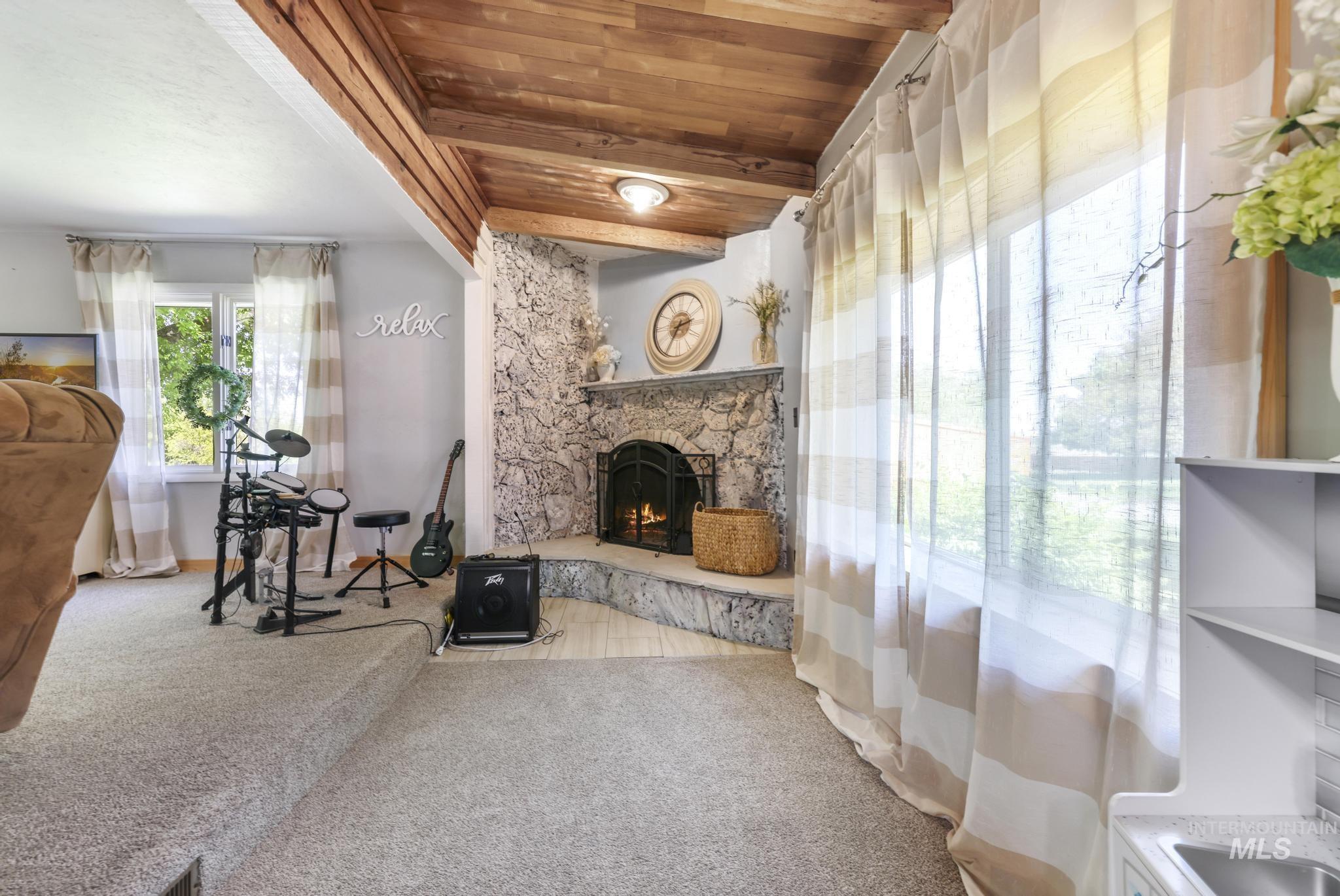 564 S Blue Lakes Blvd, Twin Falls, Idaho 83301, 9 Bedrooms, 5 Bathrooms, Residential For Sale, Price $847,000, 98947437