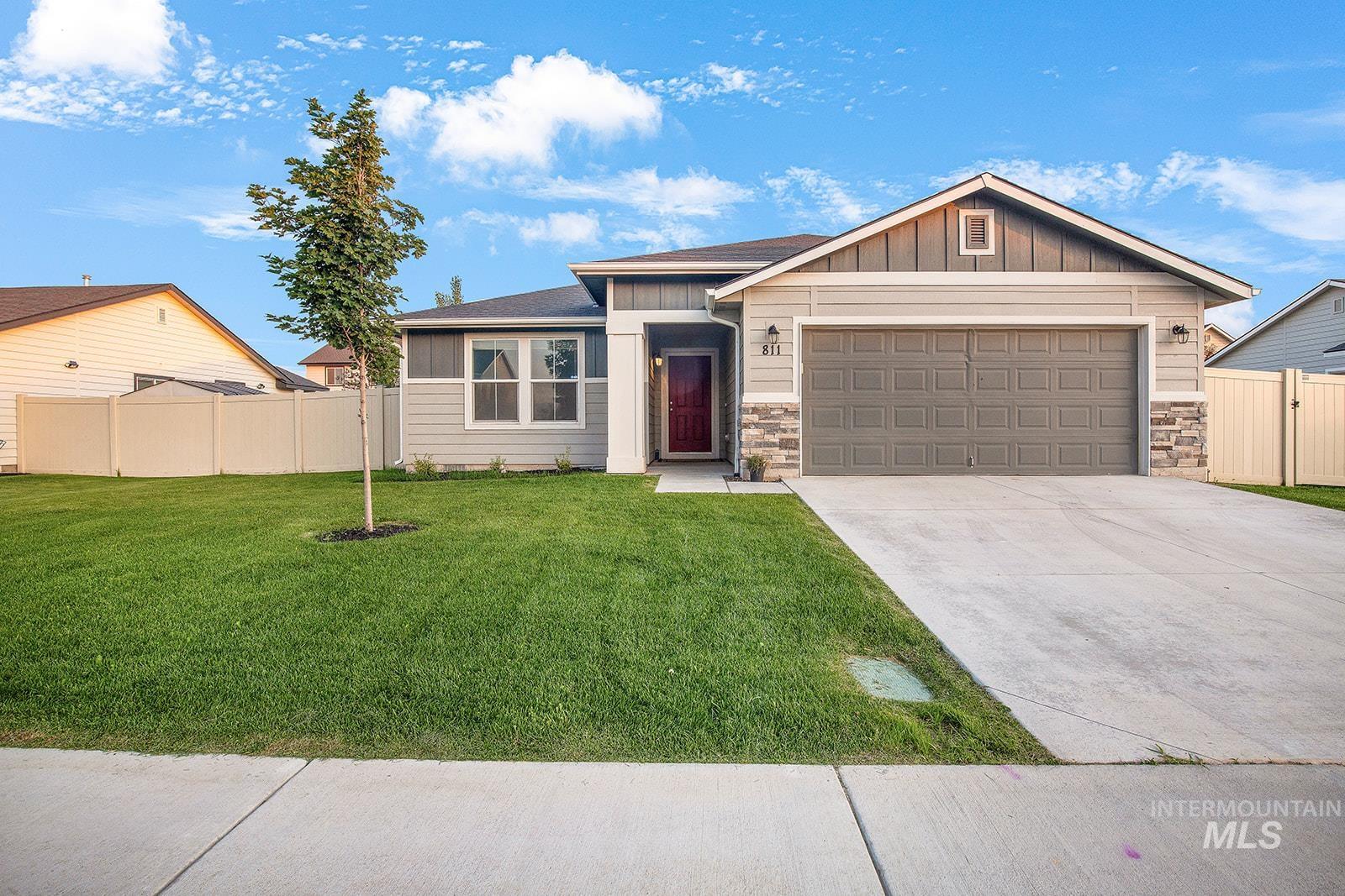 811 Pronghorn Dr, Twin Falls, Idaho 83301-7770, 3 Bedrooms, 2 Bathrooms, Residential For Sale, Price $422,000, 98947439