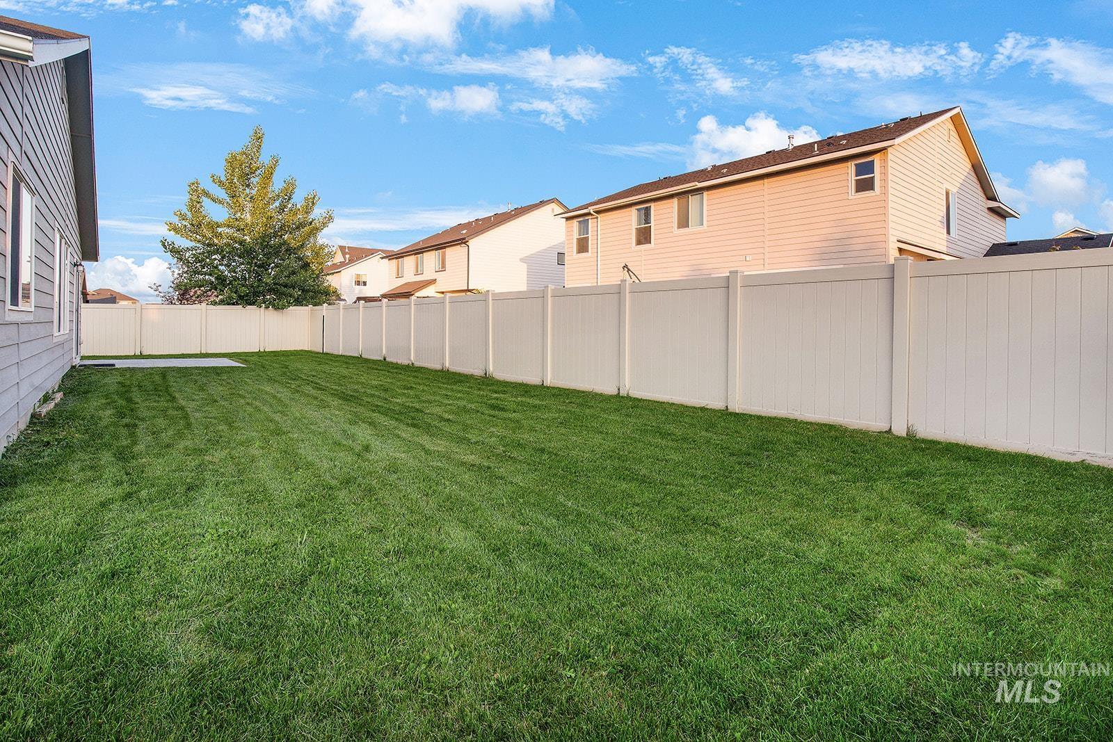 811 Pronghorn Dr, Twin Falls, Idaho 83301-7770, 3 Bedrooms, 2 Bathrooms, Residential For Sale, Price $422,000, 98947439