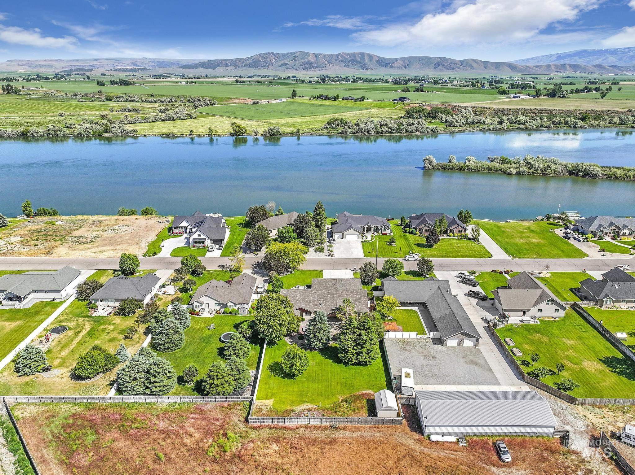 70 Pelican Drive, Rupert, Idaho 83350-0000, 3 Bedrooms, 2.5 Bathrooms, Residential For Sale, Price $650,000, 98947450